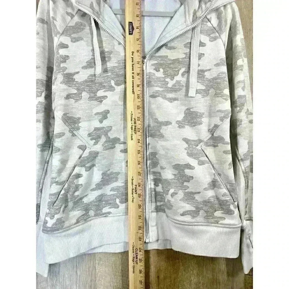 Athleta Jacket Women’s Medium Gray Camo Triumph Printed Hoodie Gypsum Full Zip - Picture 8 of 9